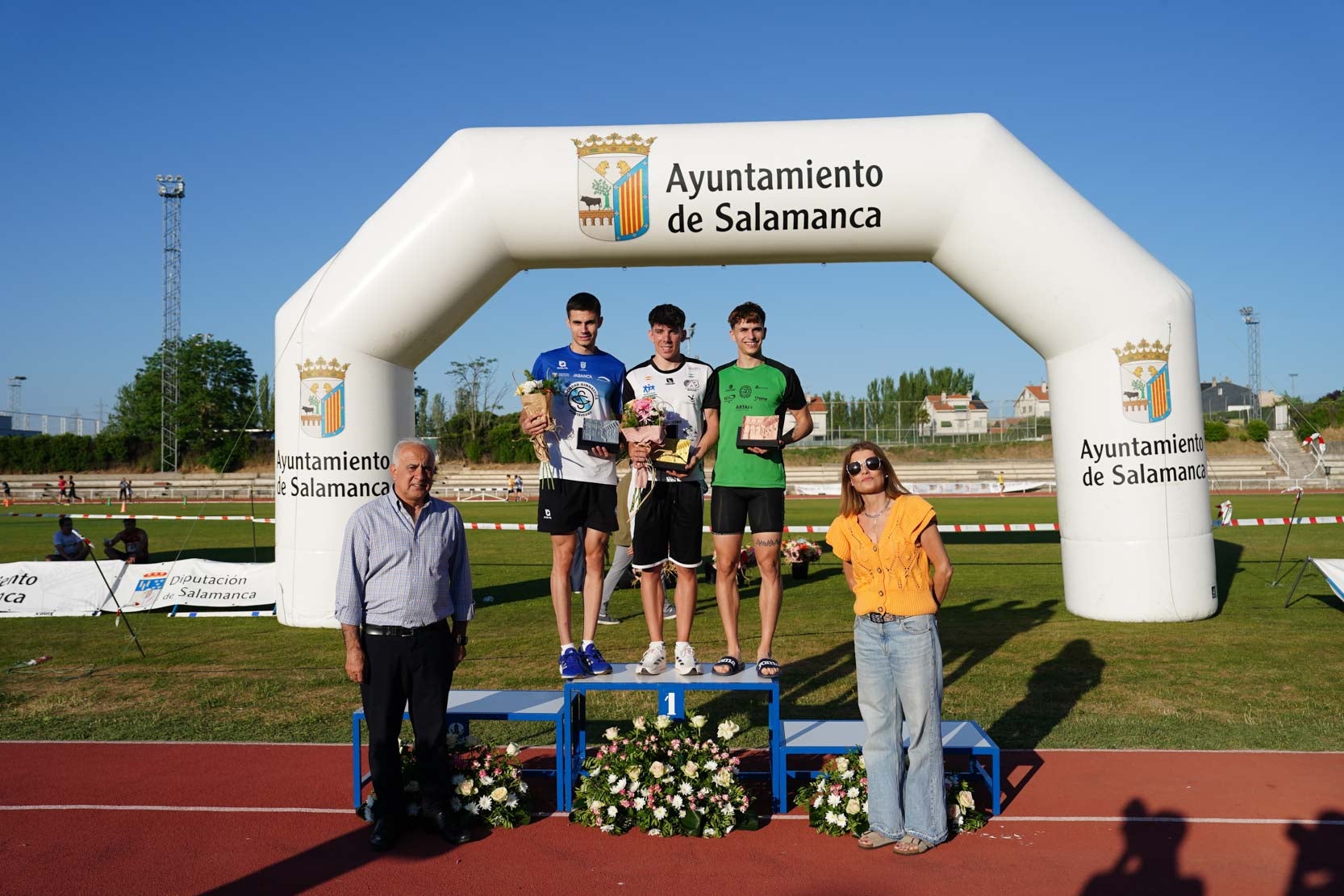 Las mejores imágenes de una gran tarde de atletismo en Las Pistas del Helmántico
