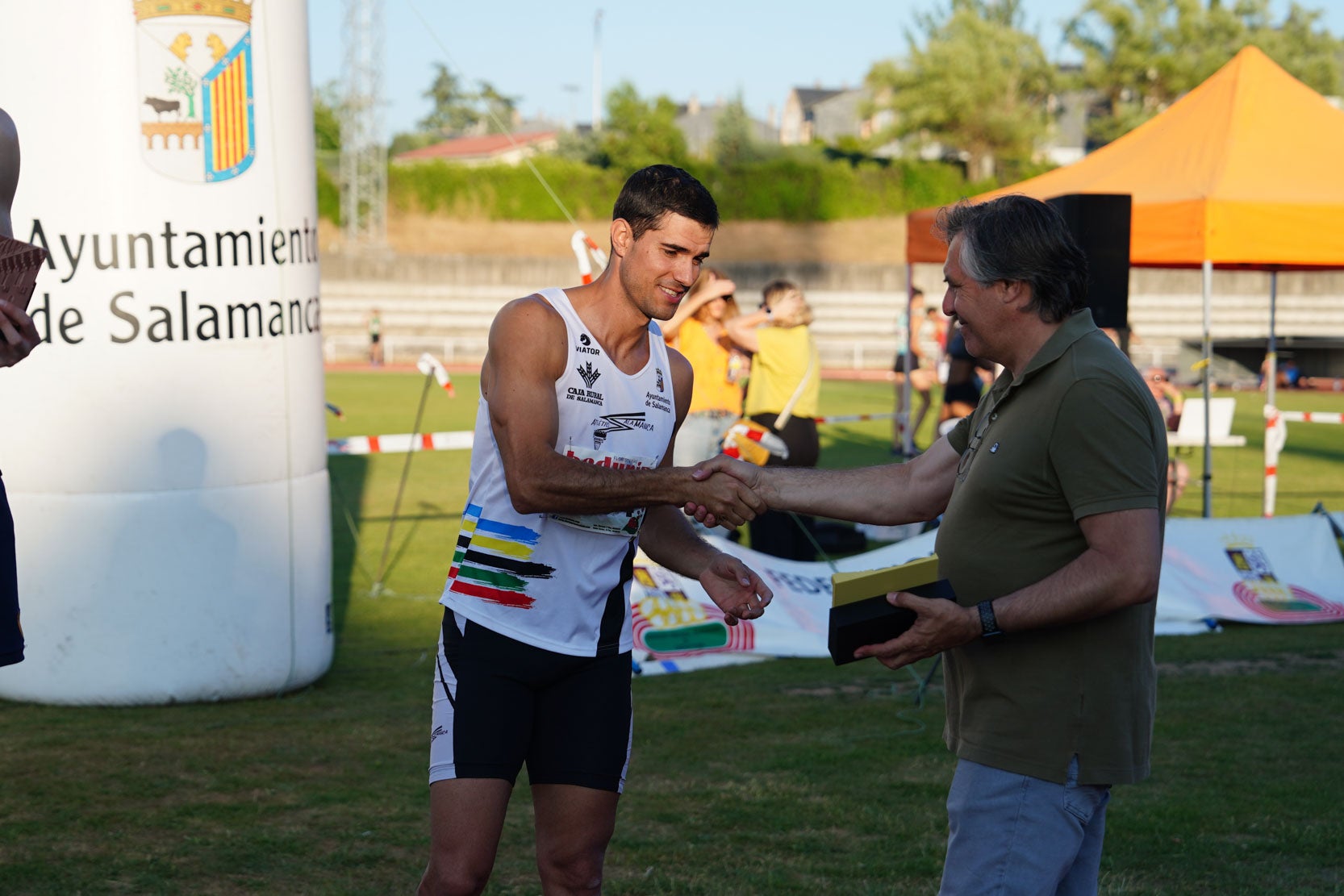 Las mejores imágenes de una gran tarde de atletismo en Las Pistas del Helmántico
