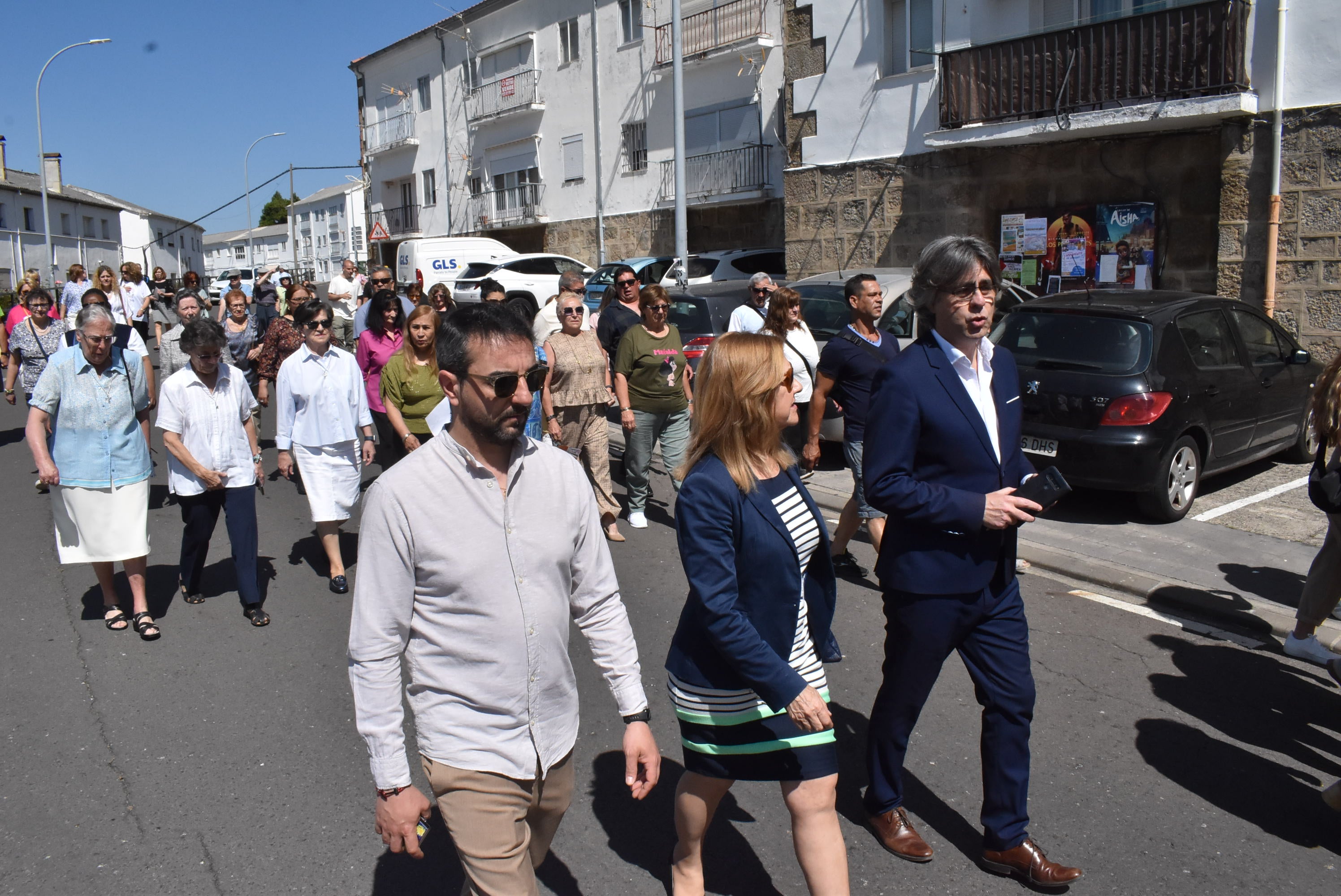 Béjar acompaña La Antigua en la procesión de la Virgen en el Domingo de Pentecostés