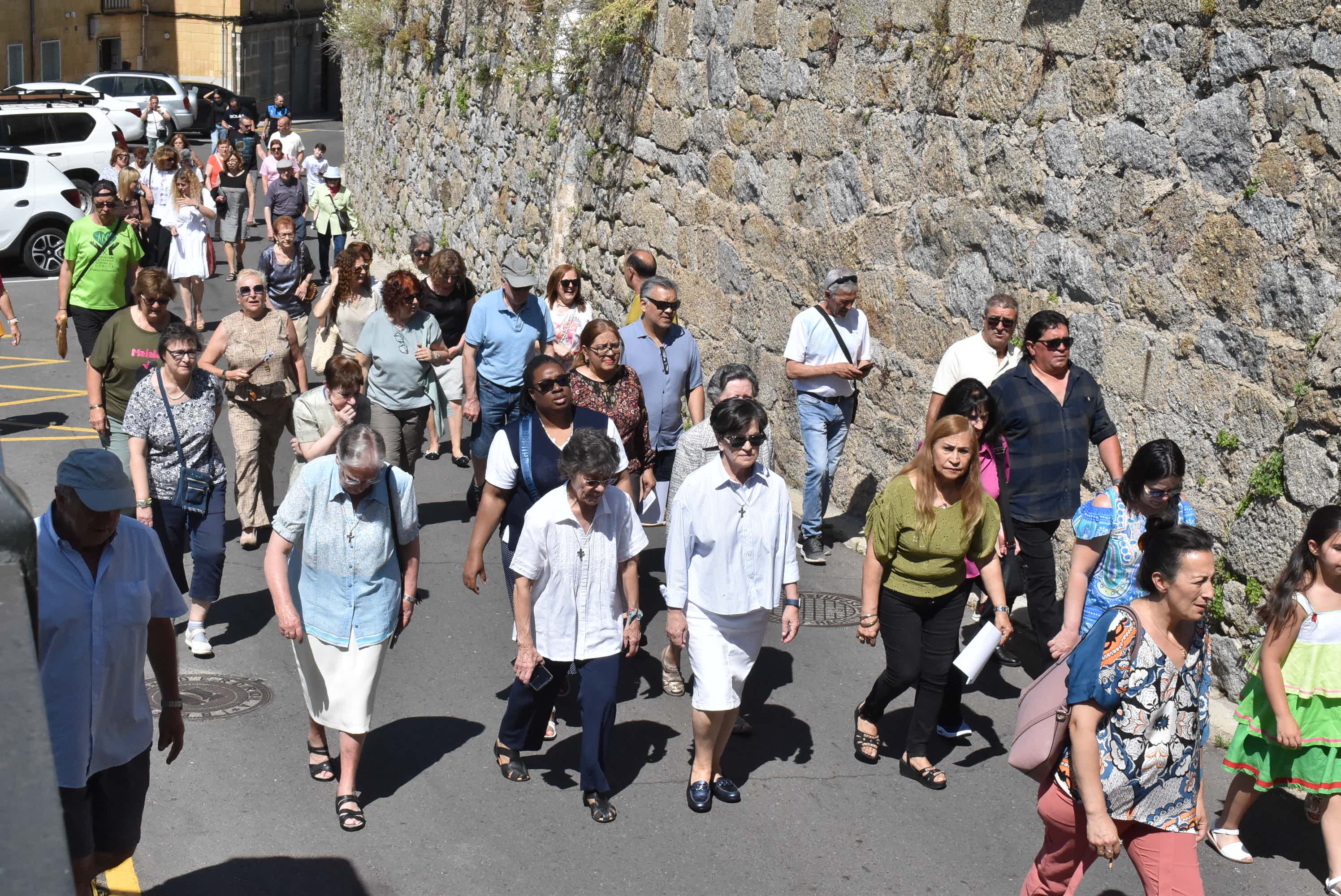 Béjar acompaña La Antigua en la procesión de la Virgen en el Domingo de Pentecostés