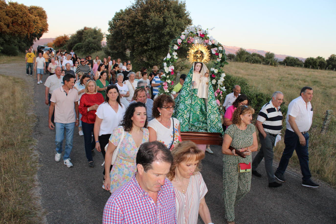 Valdefuentes de Sangusín recibe a la Virgen del Carrascal