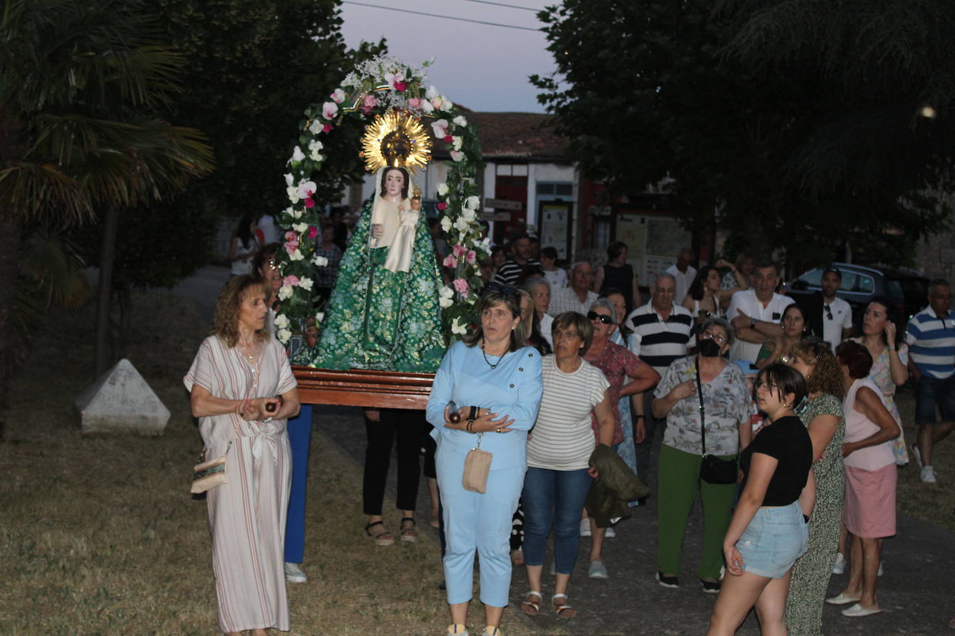 Valdefuentes de Sangusín recibe a la Virgen del Carrascal