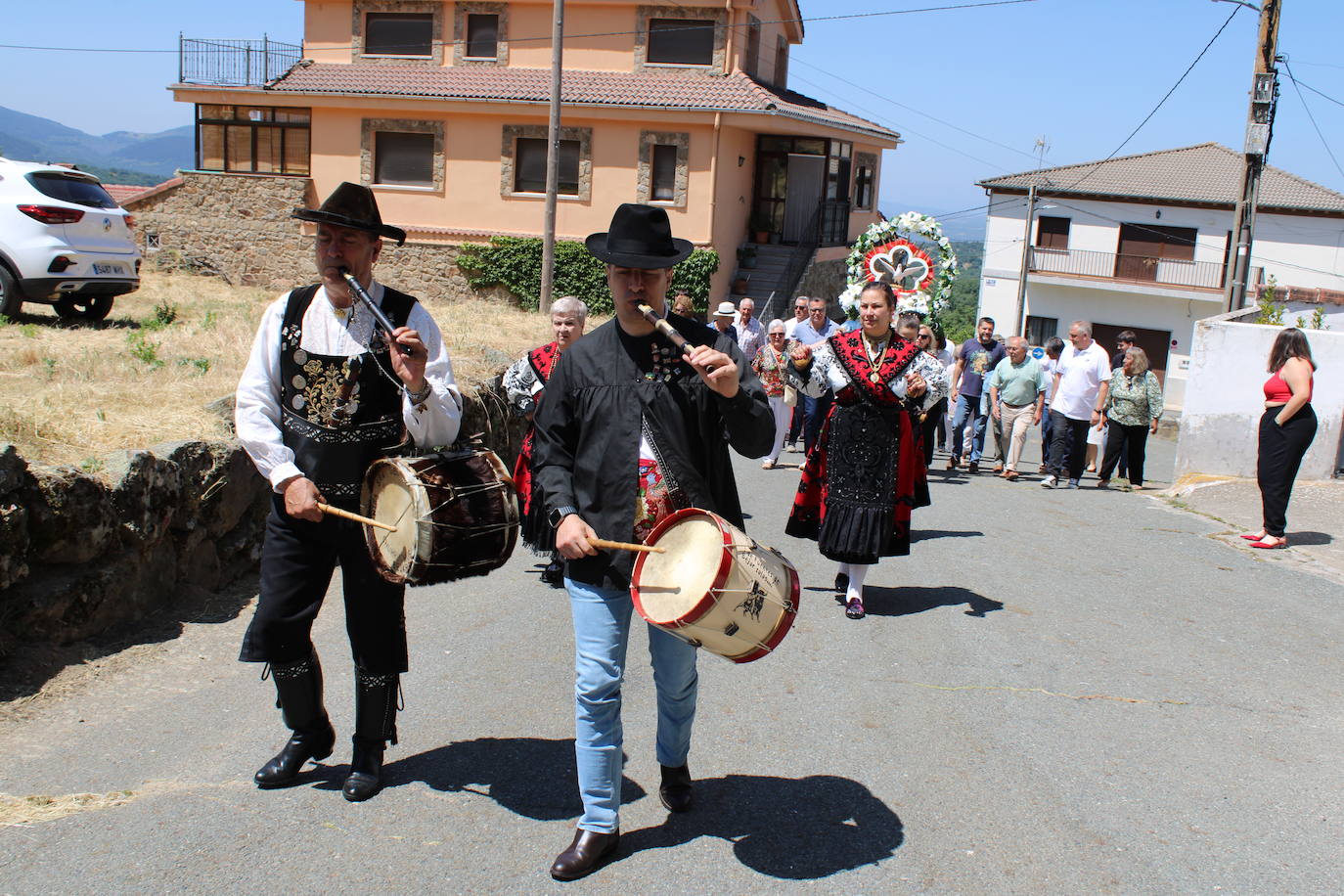 La Hoya honra al Espíritu Santo