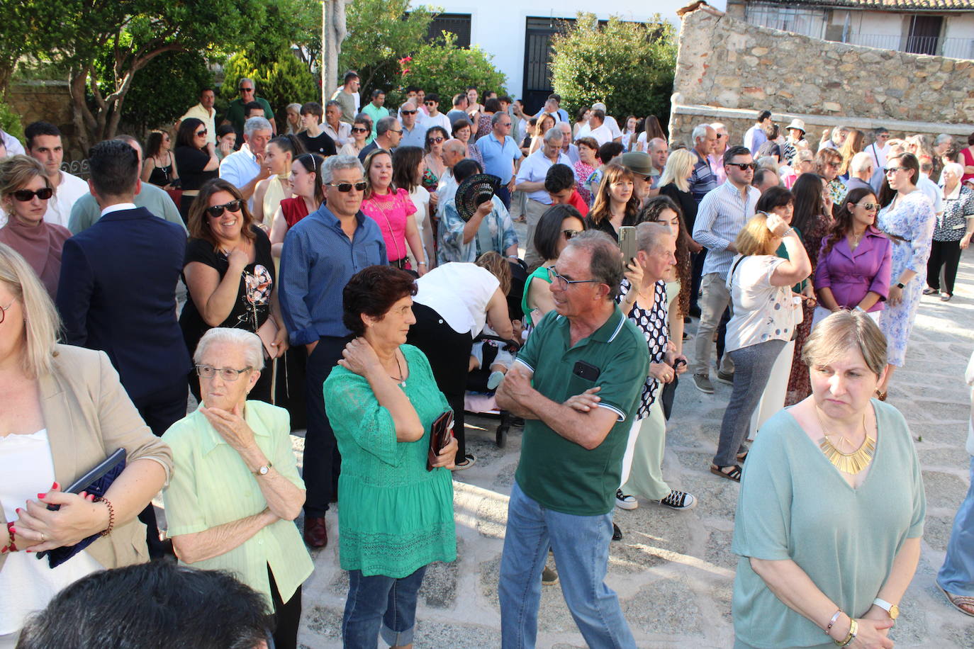 Los fieles acompañan a la Virgen de Valparaíso en Santibáñez de Béjar