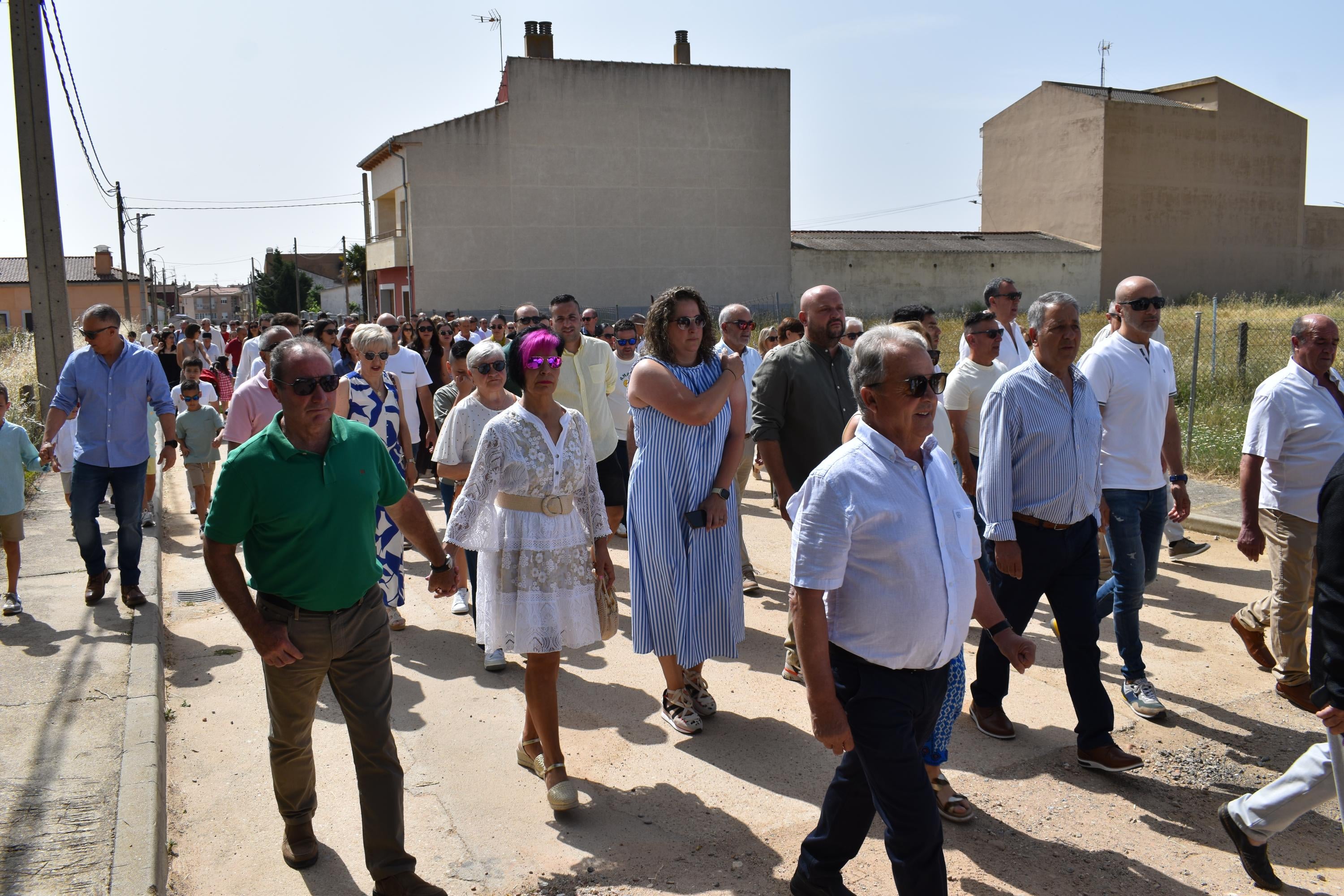Calvarrasa de Arriba honra a la Virgen de la Peña en su paseo hacia la ermita del siglo XVII