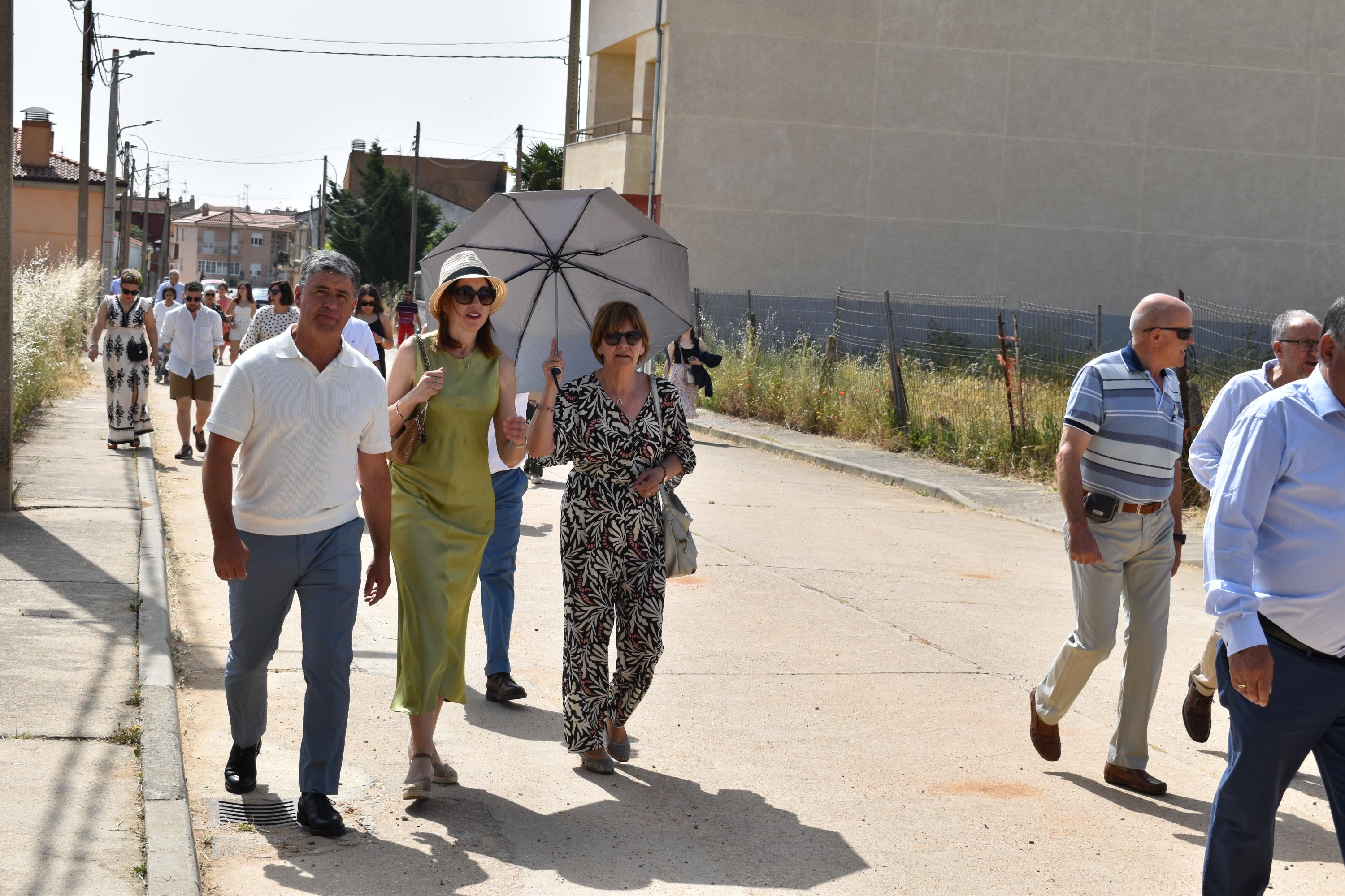 Calvarrasa de Arriba honra a la Virgen de la Peña en su paseo hacia la ermita del siglo XVII