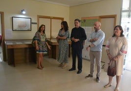 Los diputados Pilar Sánchez y Ángel Peralvo junto al alcalde Alfonso Valle