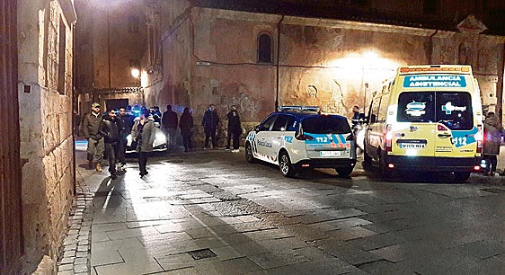 Policía en la calle Bordadores.
