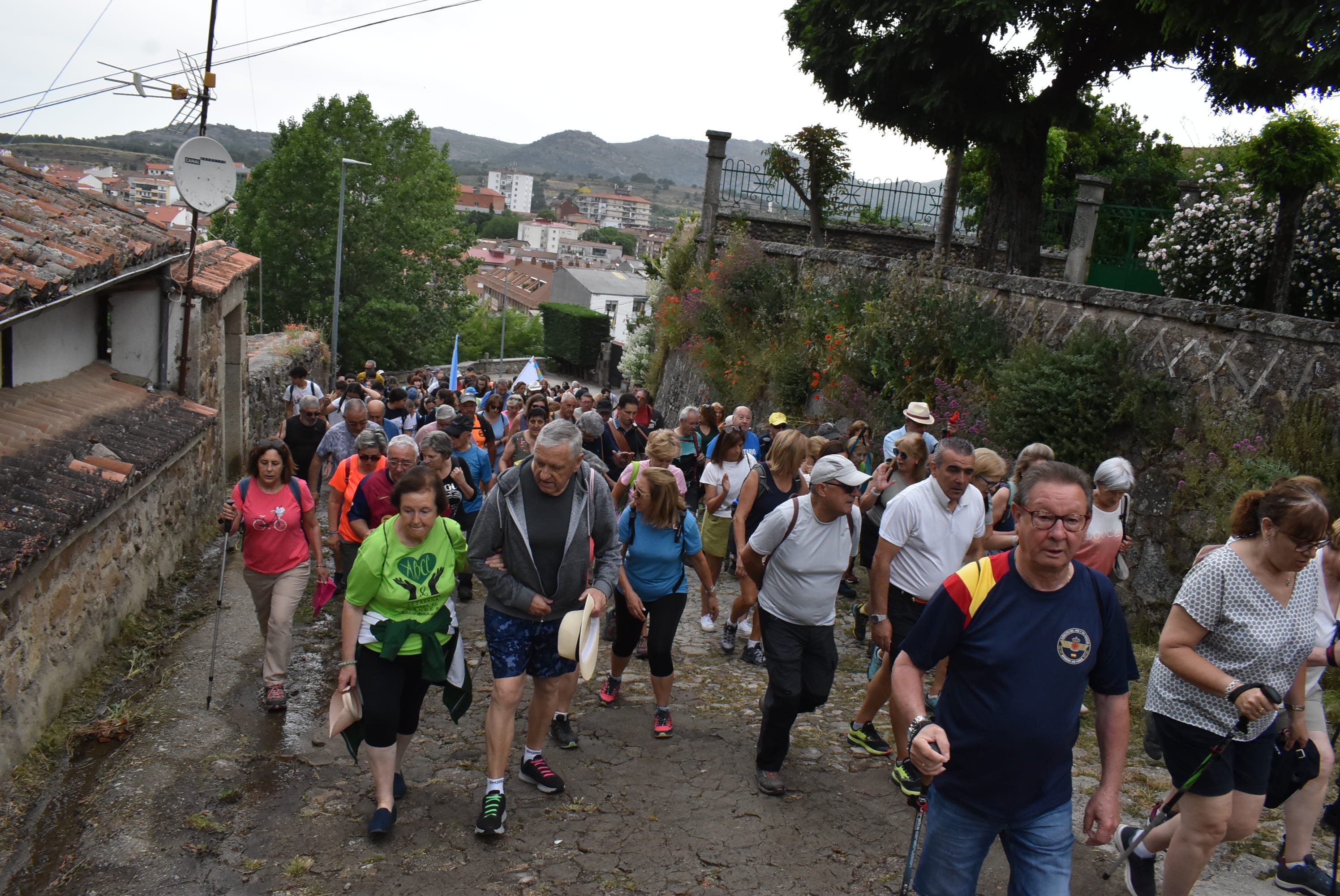 A buen ritmo hasta la Peña de la Cruz
