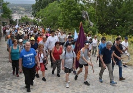 Imagen de asistentes a la Romería de la Peña de la Cruz, esta mañana en Béjar