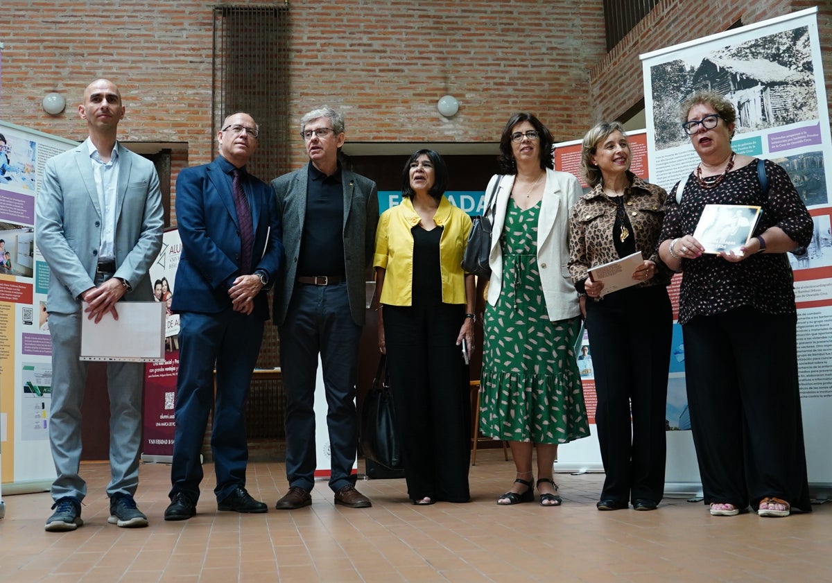 Imagen principal - La Facultad de Farmacia rinde homenaje a Carlos Chagas con una exposición sobre su legado