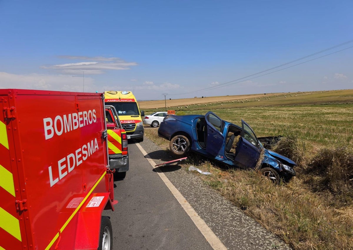 Imagen secundaria 1 - Imágenes del accidente en la CL-517.