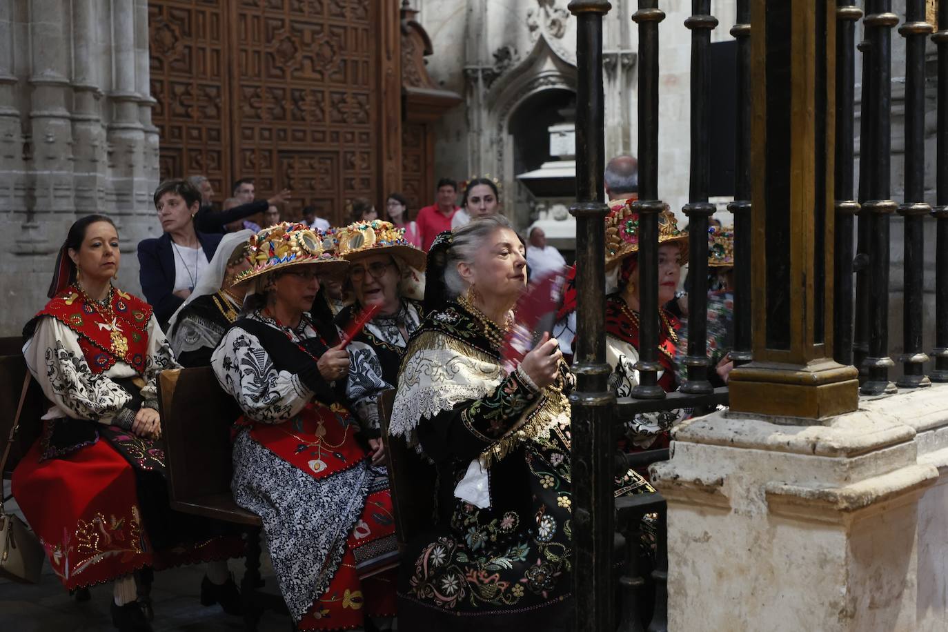 La Catedral acoge la tradicional y emotiva misa en honor a San Juan de Sahagún