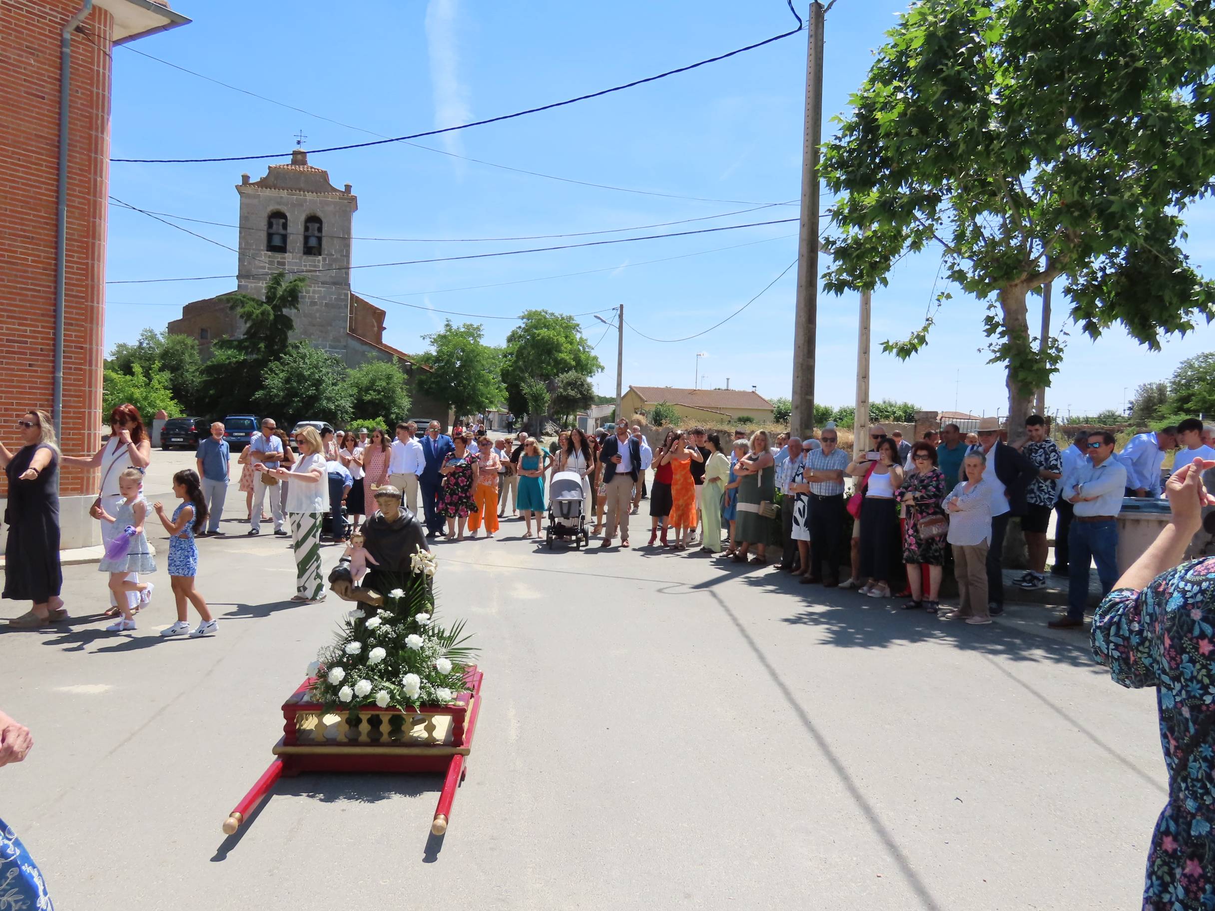 Alegría en Nava de Sotrobal en honor a San Antonio