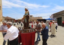 Procesión en Moríñigo.