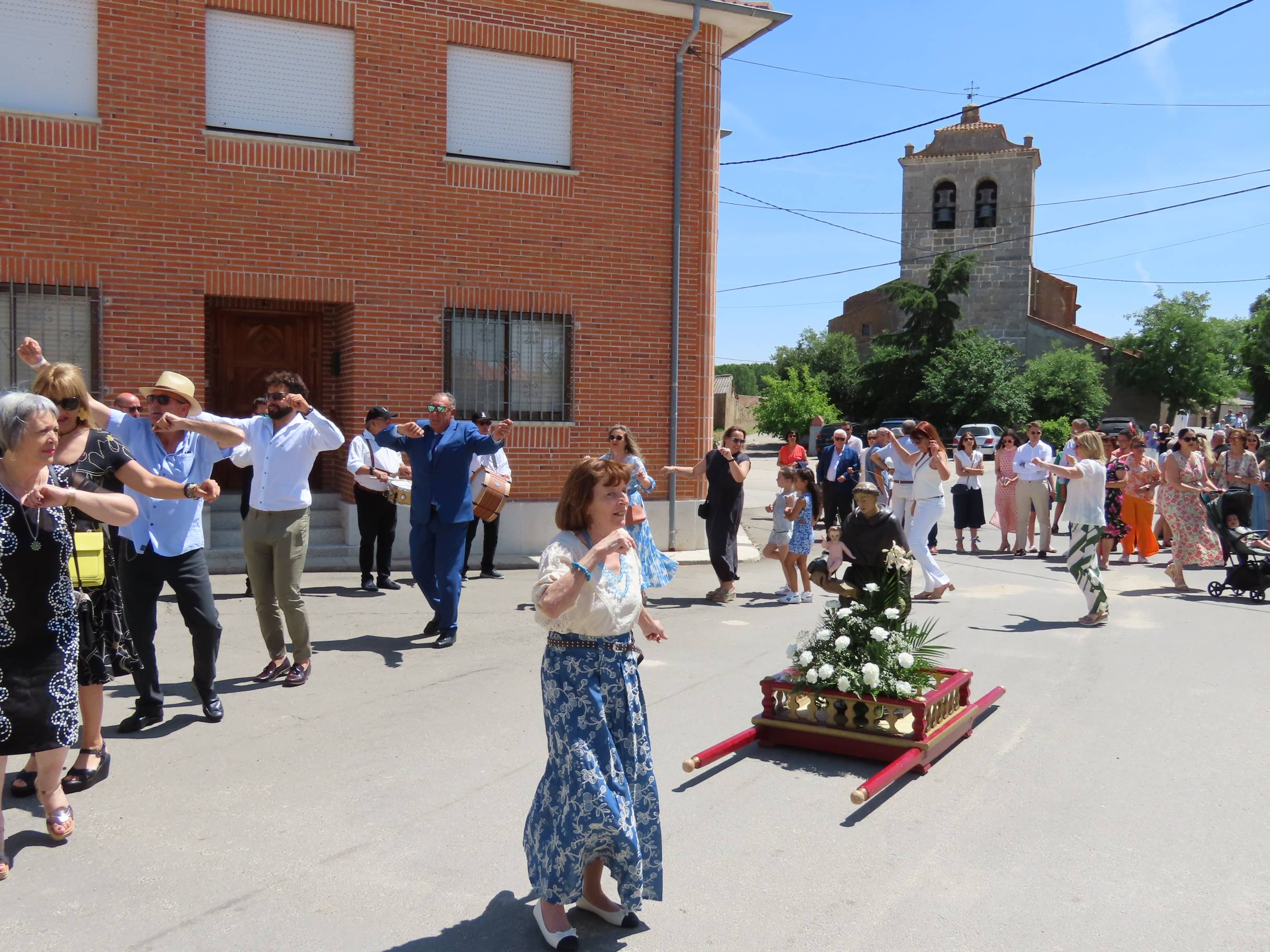 Alegría en Nava de Sotrobal en honor a San Antonio