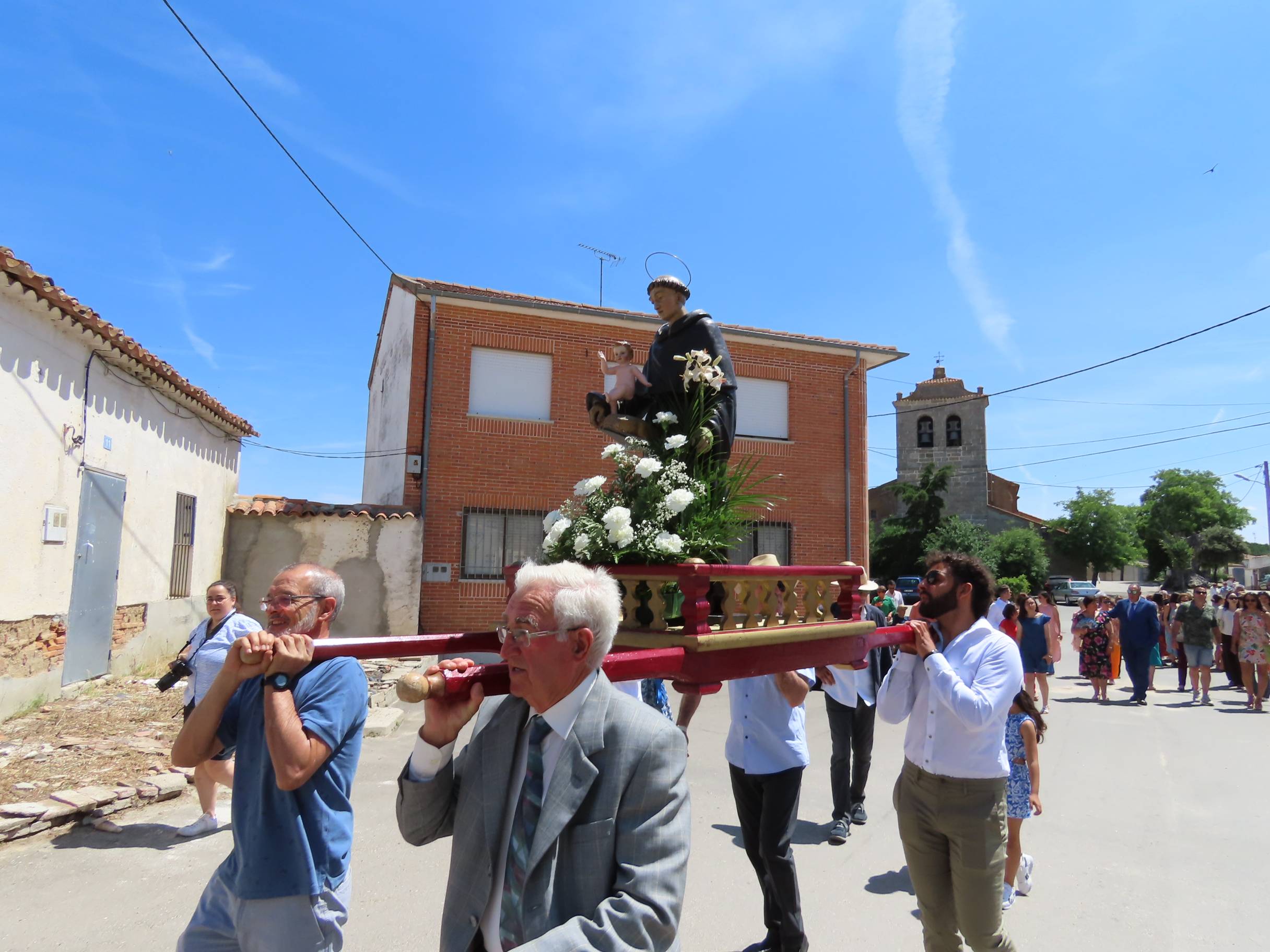 Alegría en Nava de Sotrobal en honor a San Antonio