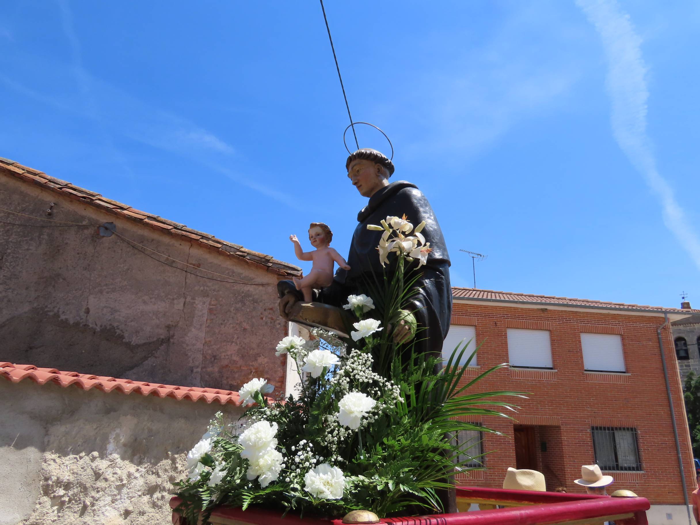 Alegría en Nava de Sotrobal en honor a San Antonio