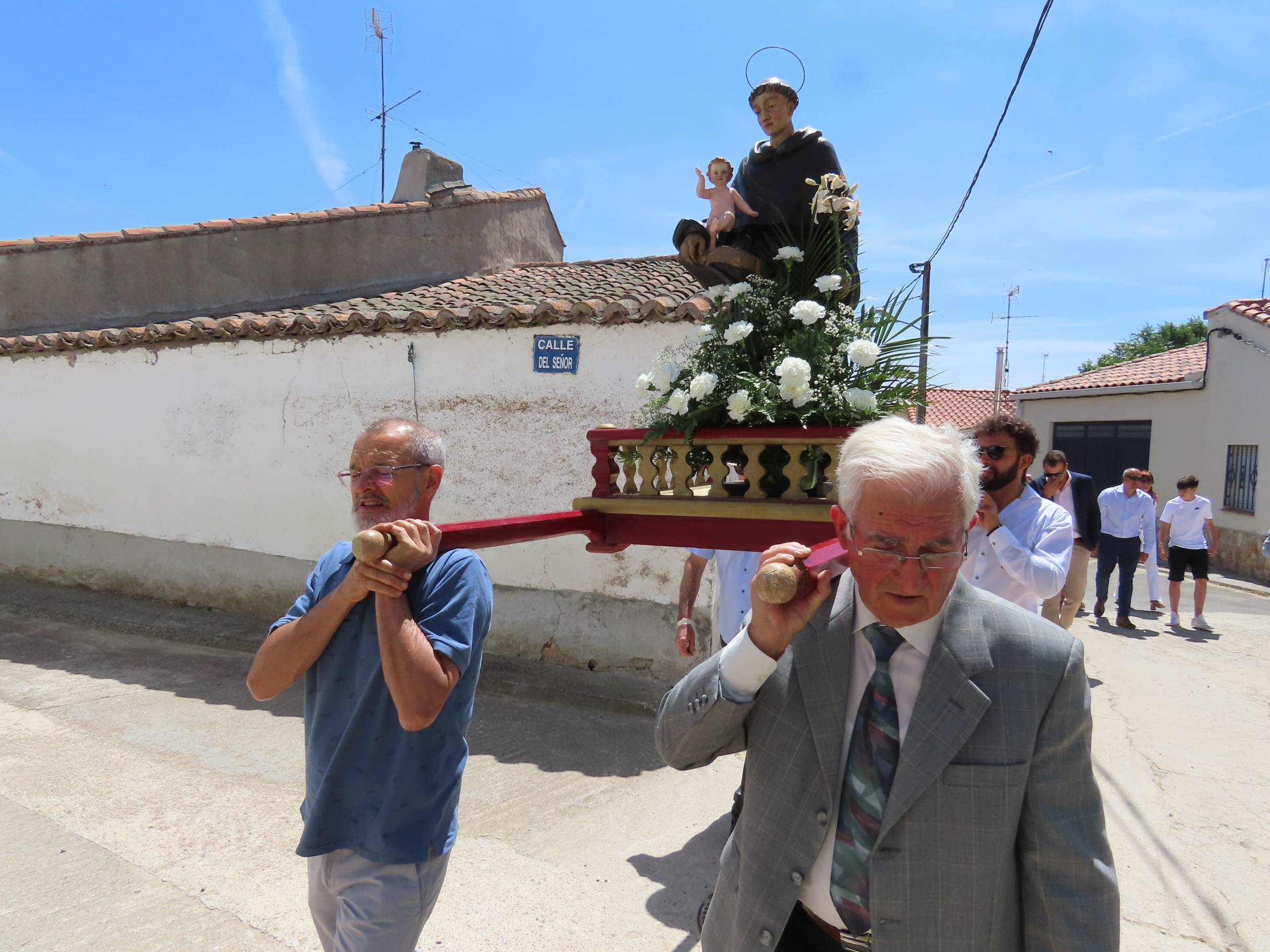Alegría en Nava de Sotrobal en honor a San Antonio