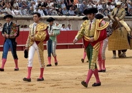 Marco Pérez y Morante de la Puebla en el paseíllo del viernes en Nimes.