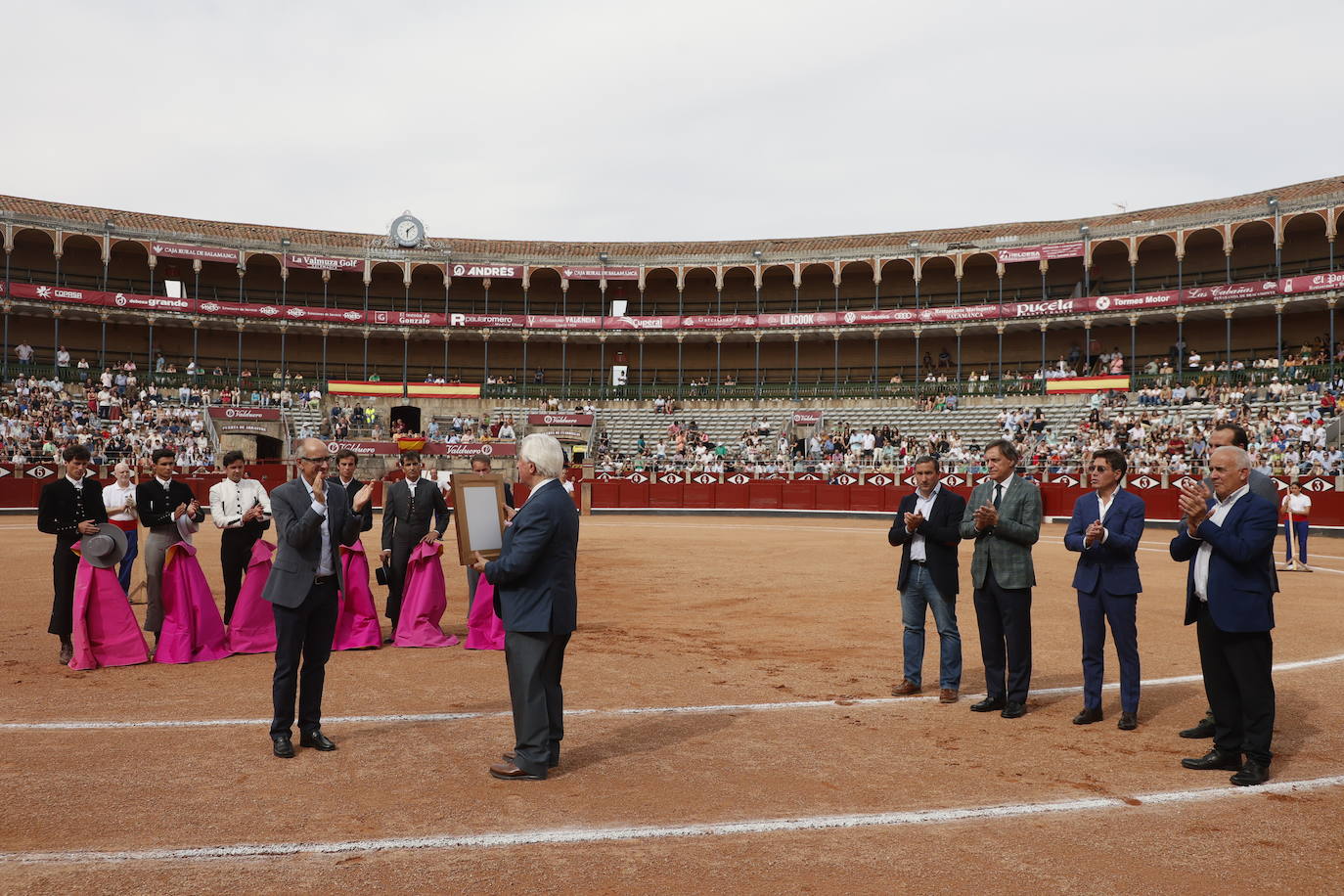 Una ovación inolvidable: La Glorieta, rendida al maestro de maestros