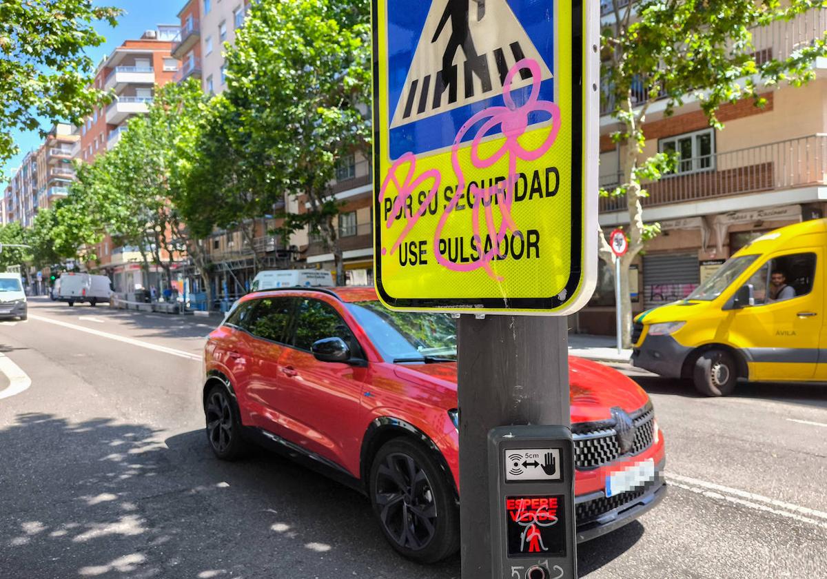 Semáforo fantasma y botones de mentira
