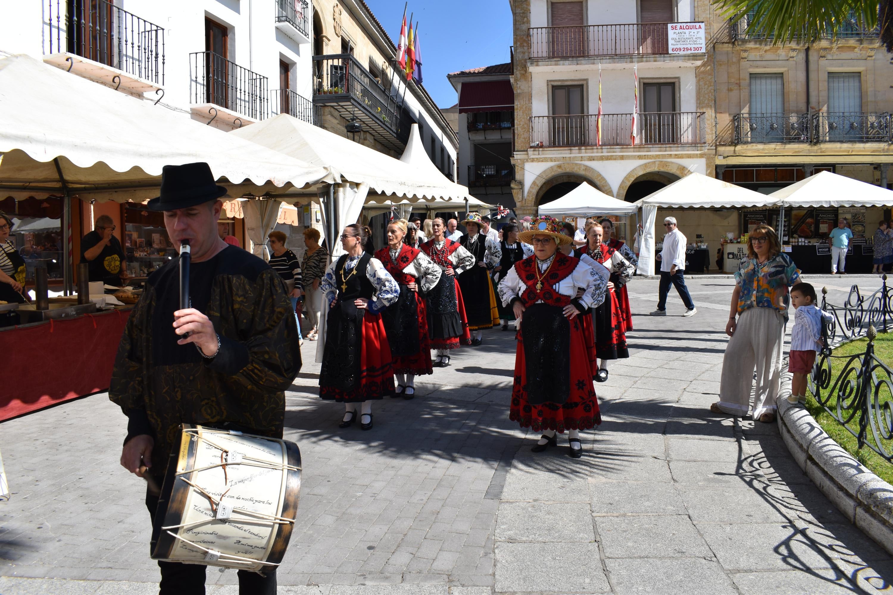 Sin animales, pero con esencia en la Feria de San Antonio de Alba de Tormes