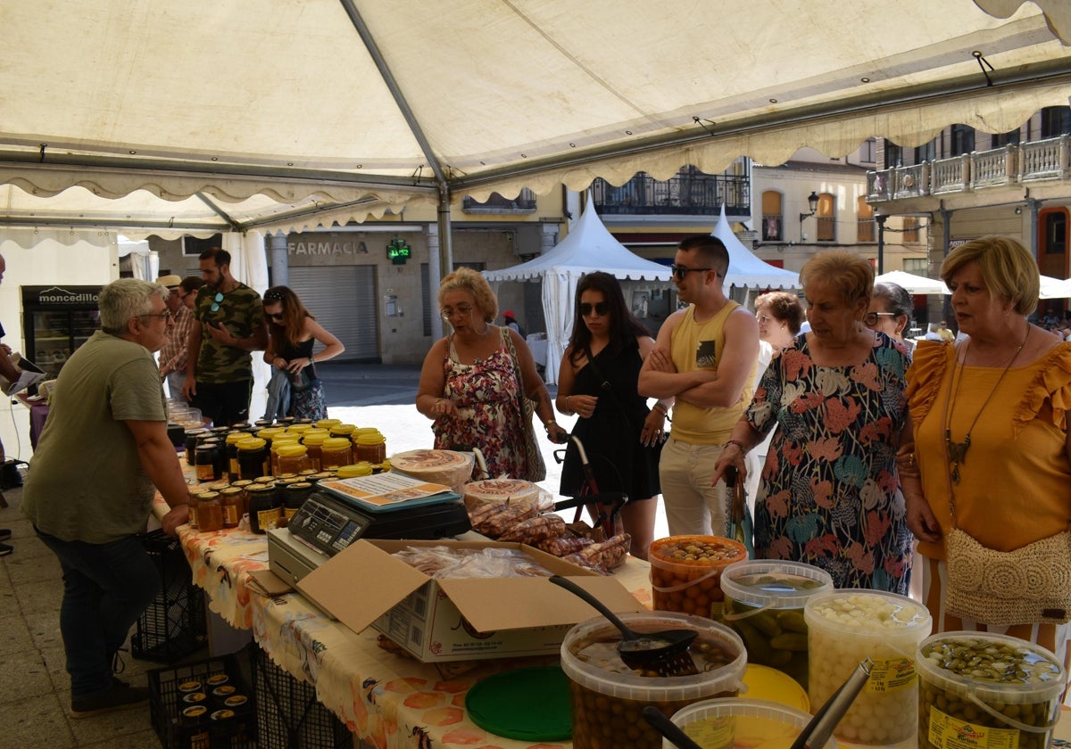 Sin animales, pero con esencia en la Feria de San Antonio de Alba de Tormes