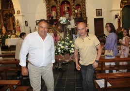 Momento de la salida de San Antonio en procesión.
