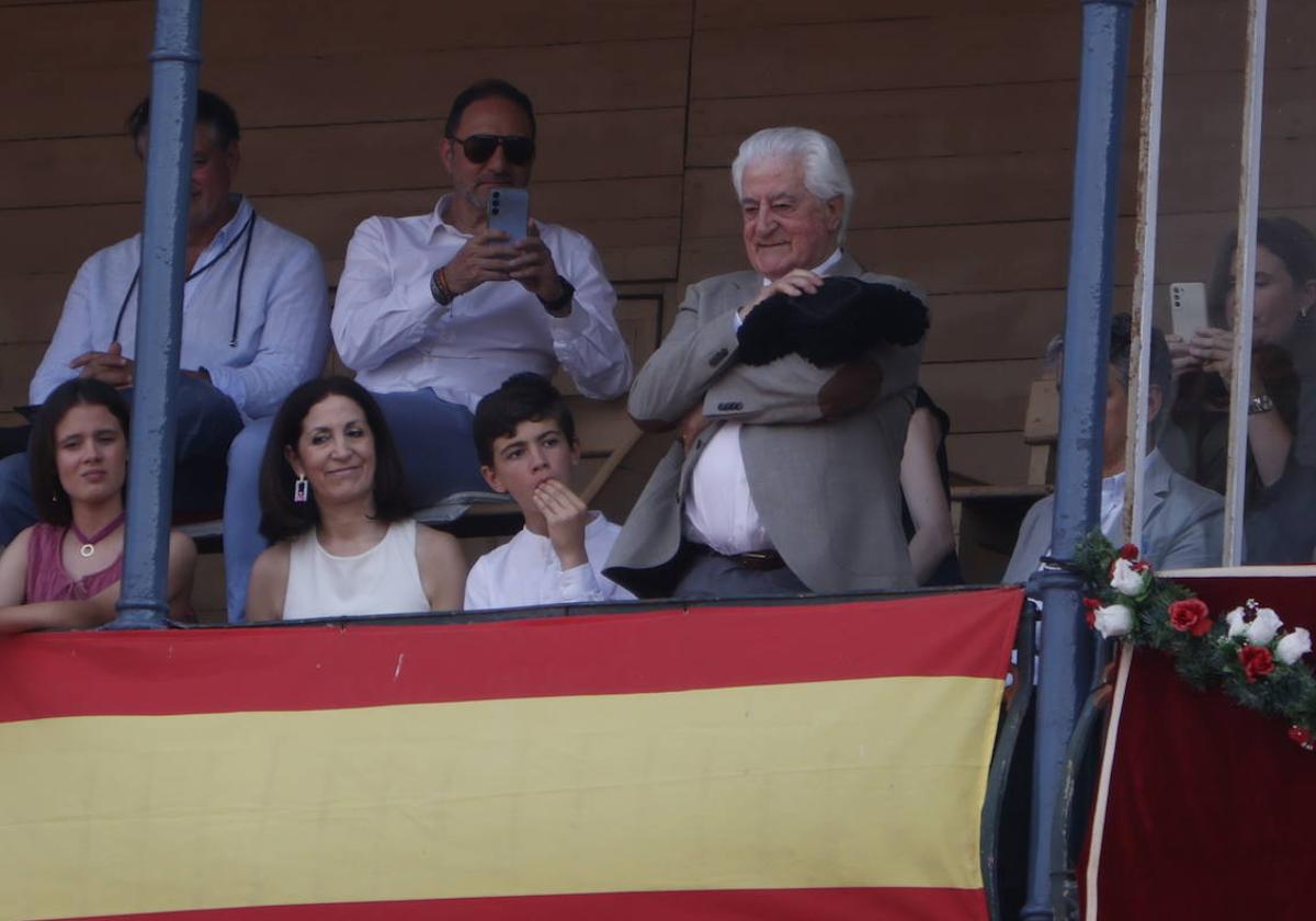 Santiago Martín 'El Viti' recogió los brindis de Morante y Marco Pérez.