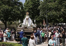 Procesión de la Virgen en Tejares.