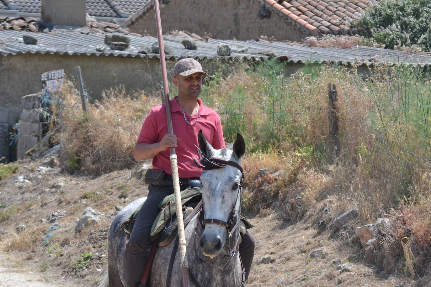 Vibrante encierro a caballo en Martín de Yeltes