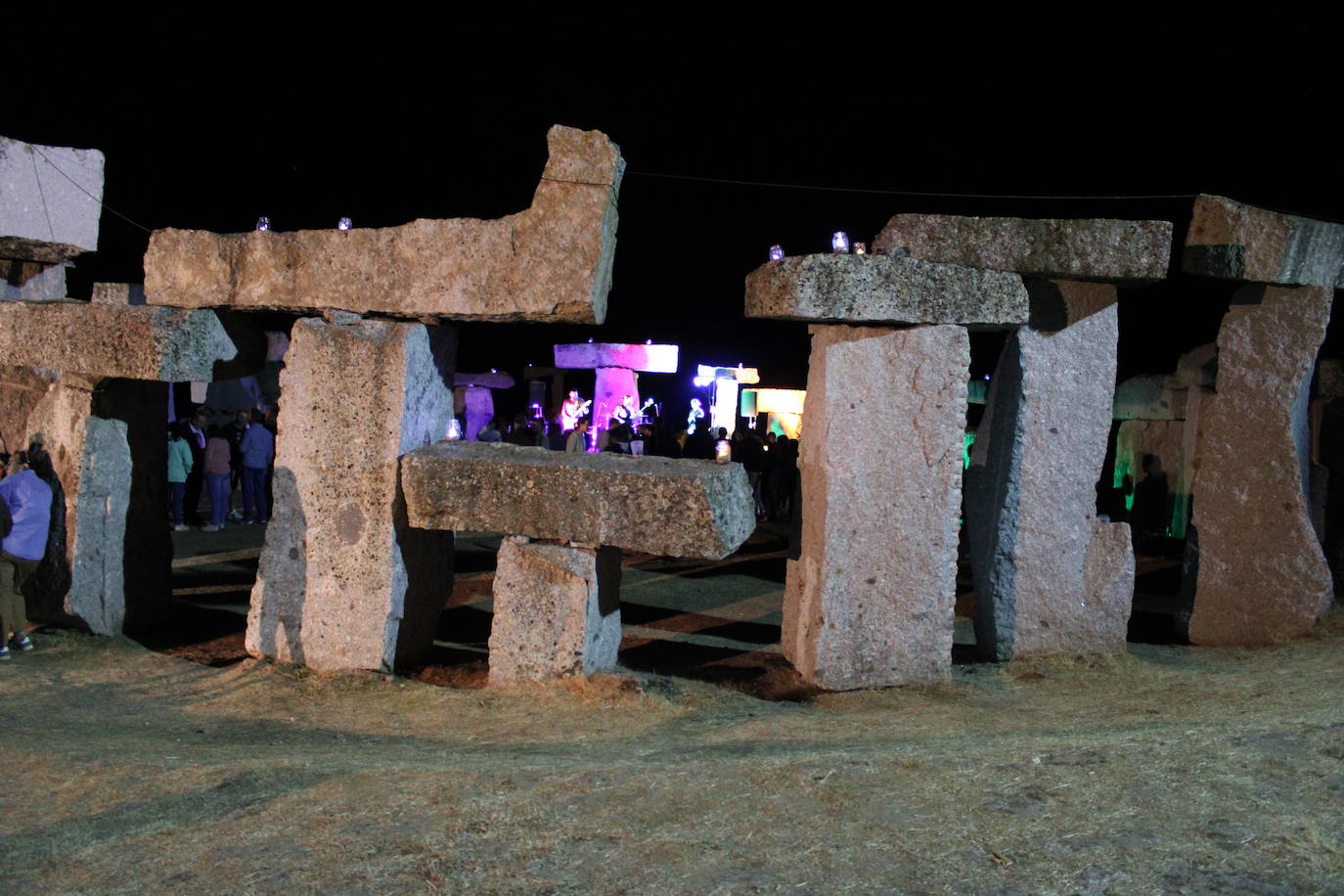 El solsticio llega al parque del granito de Los Santos