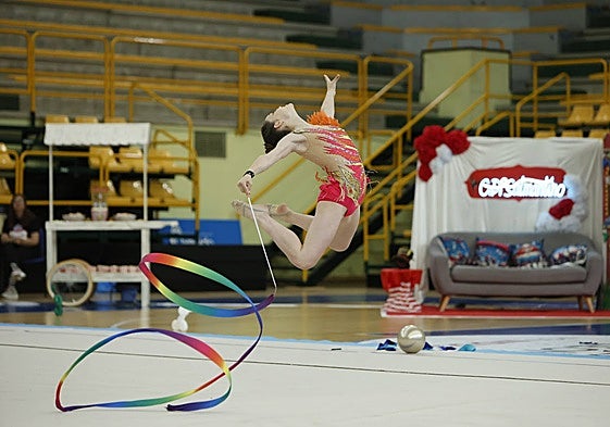 El Club Salmantino de Gimnasia maravilla con sus talentos