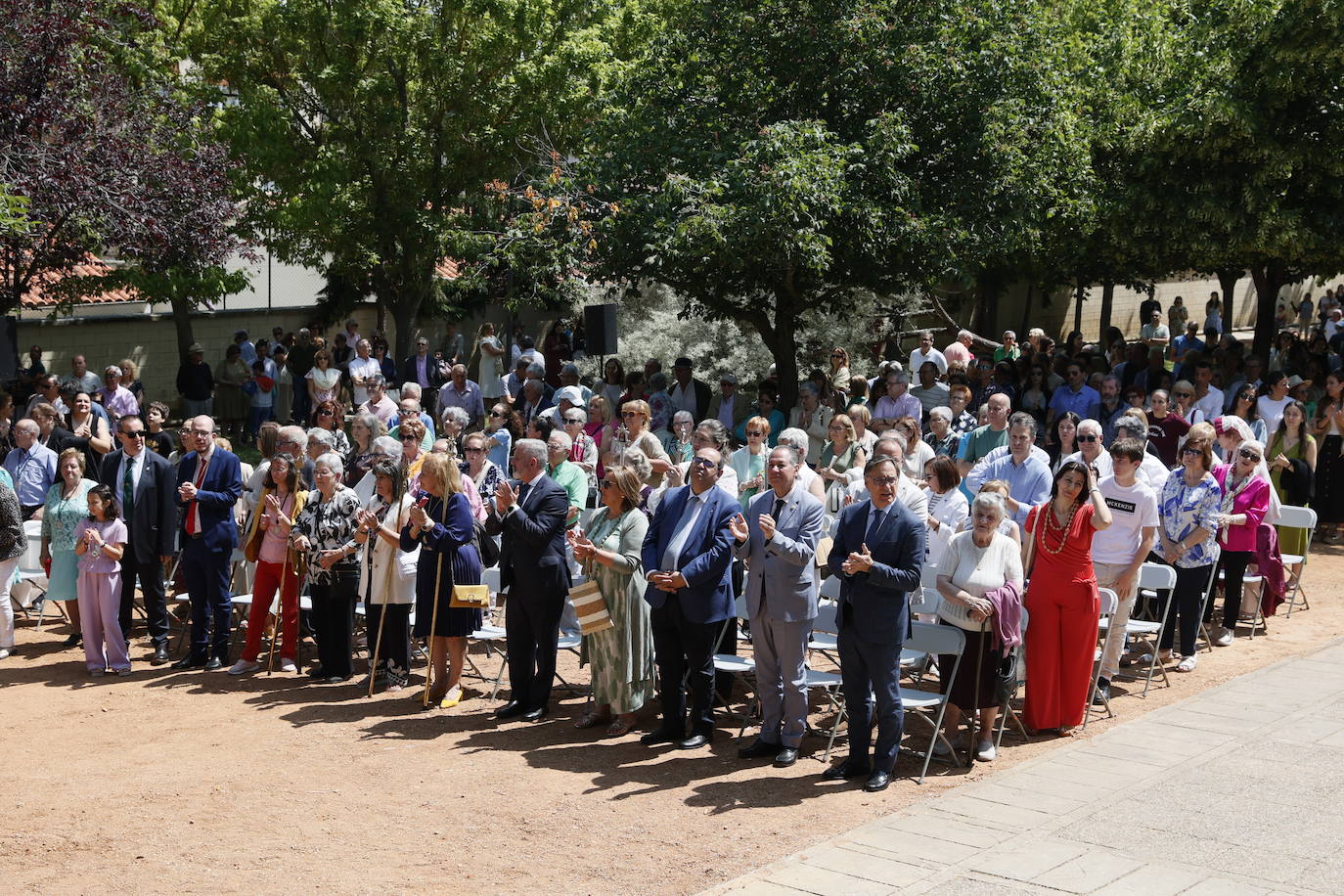 Tejares rinde homenaje a su virgen