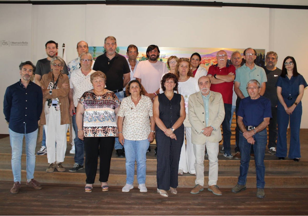 Imagen principal - La reunión inicial tuvo lugar en El Barco de Ávila.