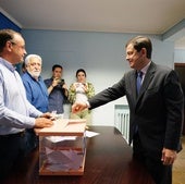 Alfonso Fernández Mañueco en la primera vuelta de las primarias.