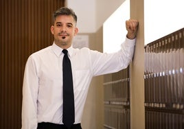 Raúl Sánchez, en el interior del edificio.