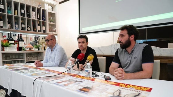 David Alonso Mata (director general), Luis Ignacio Delgado (director de campaña) y Alberto Alonso 'Guti' (responsable de marketing) durante el acto de presentación.