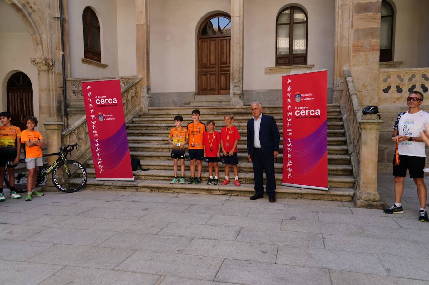 Gran fiesta en La Salina para entregar los premios a los mejores del Triatlón Escolar