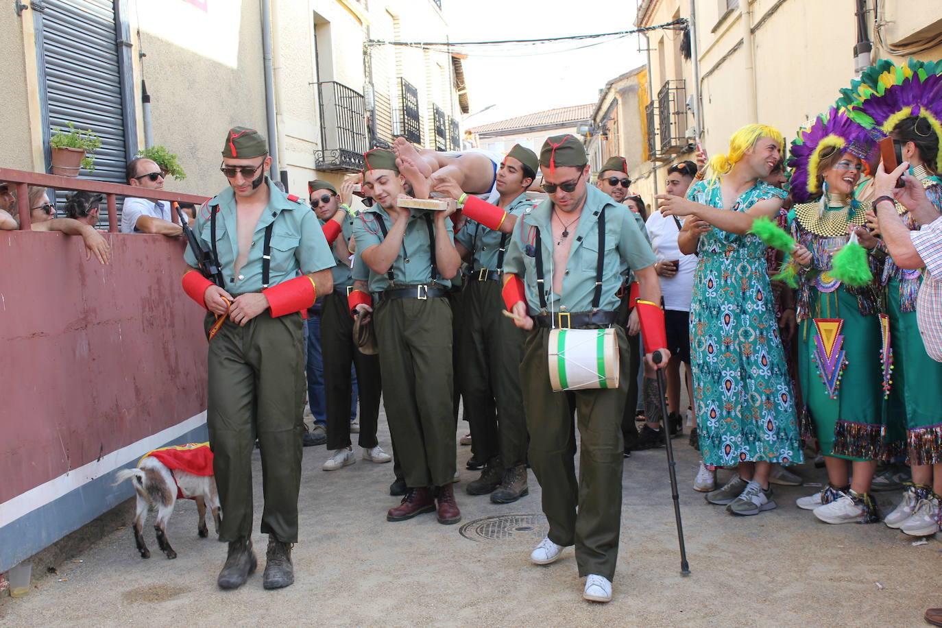 La Fuente de San Esteban: los amos del disfraz