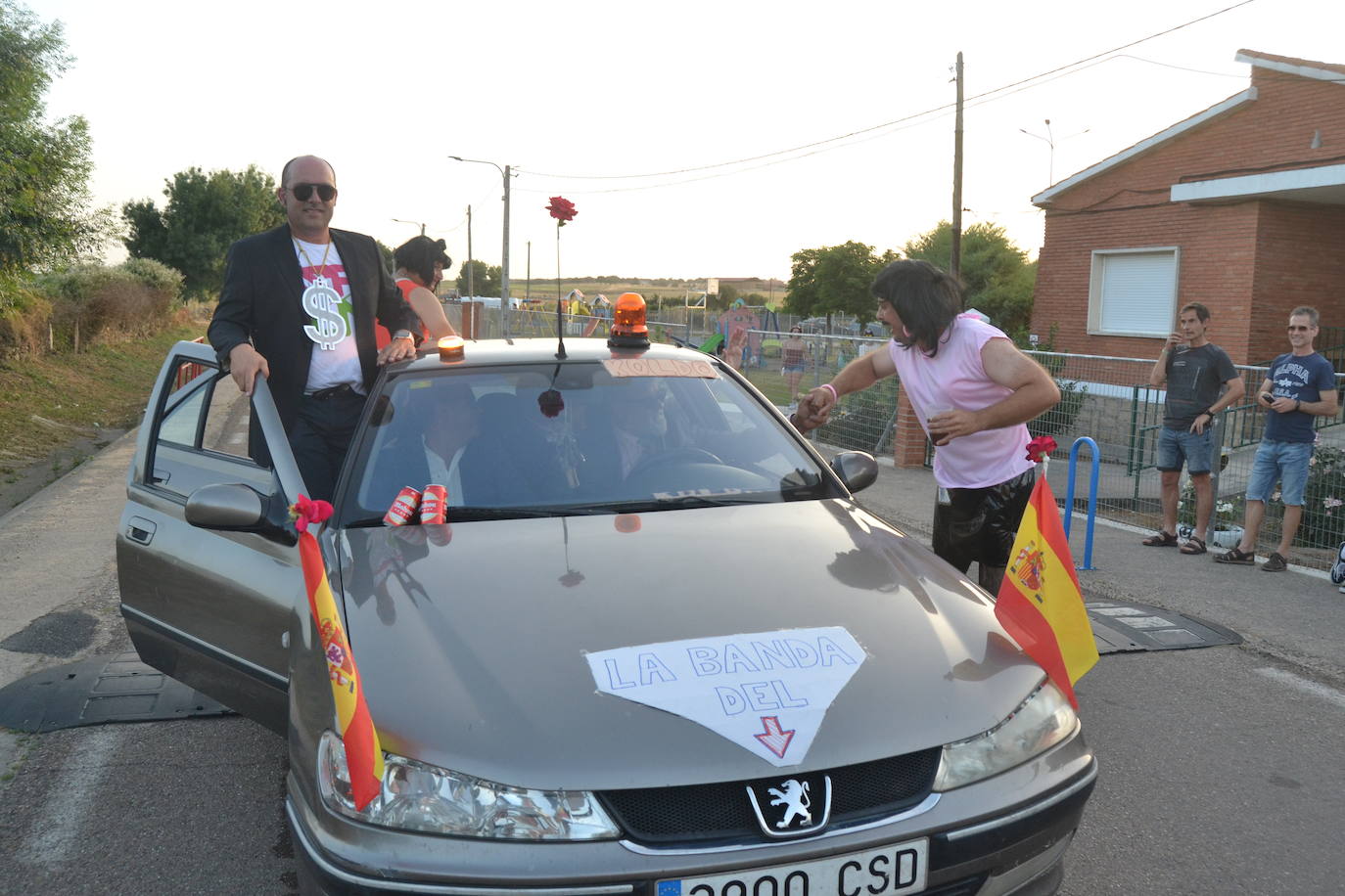 Creatividad y brillantes en el desfile de El Cubo de Don Sancho