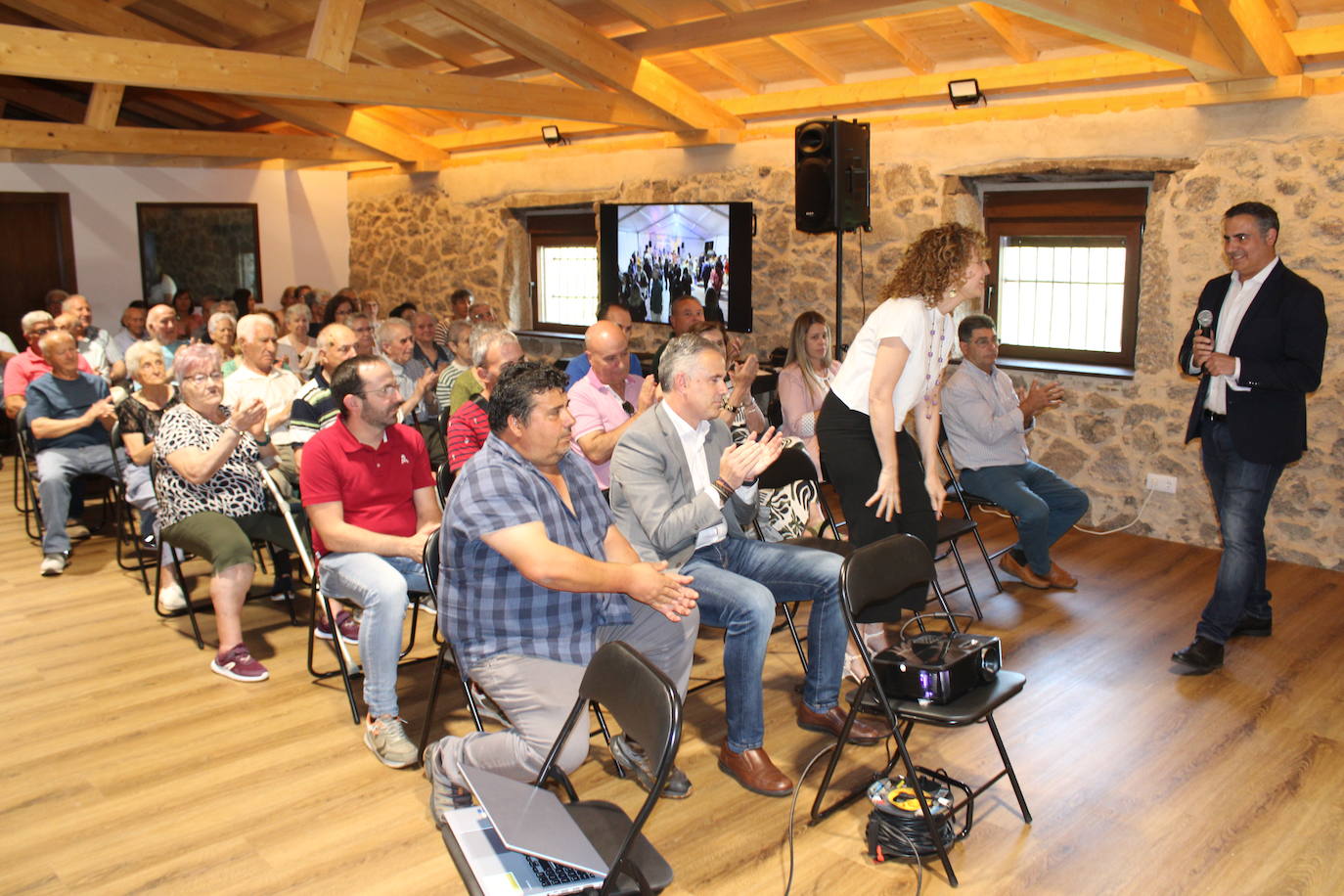 San Esteban de la Sierra estrena su centro de apoyo a la actividad económica