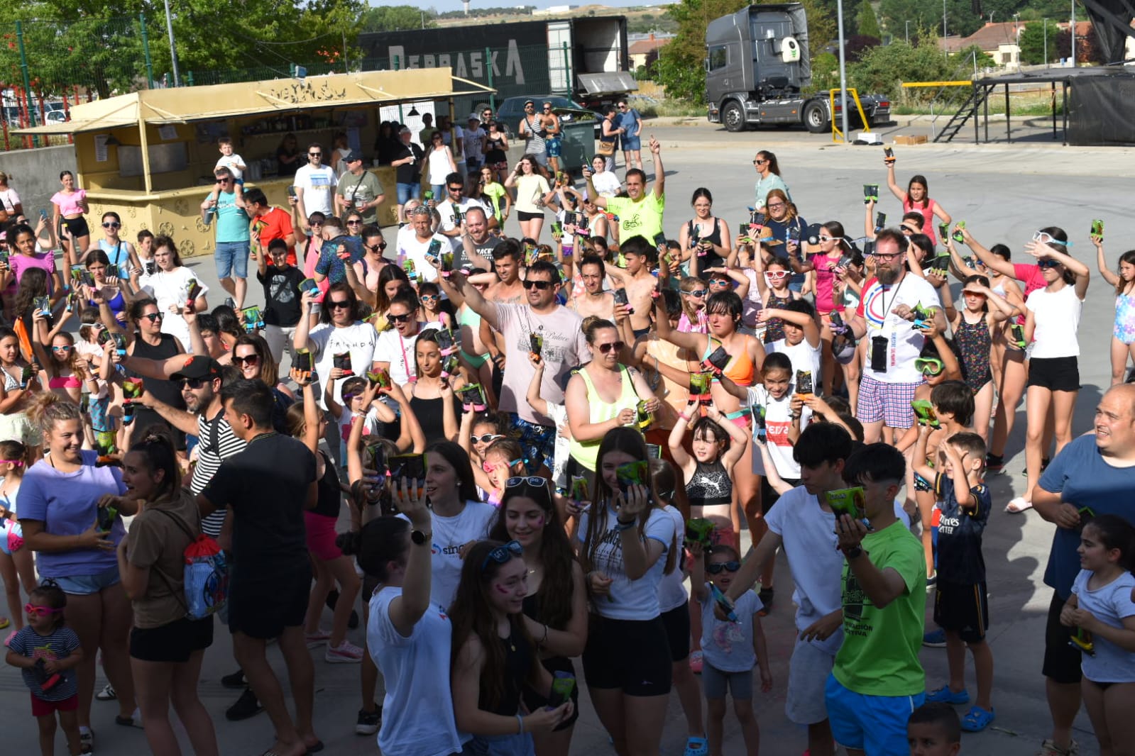 Explosión de color en el inicio del Corpus de Aldeatejada