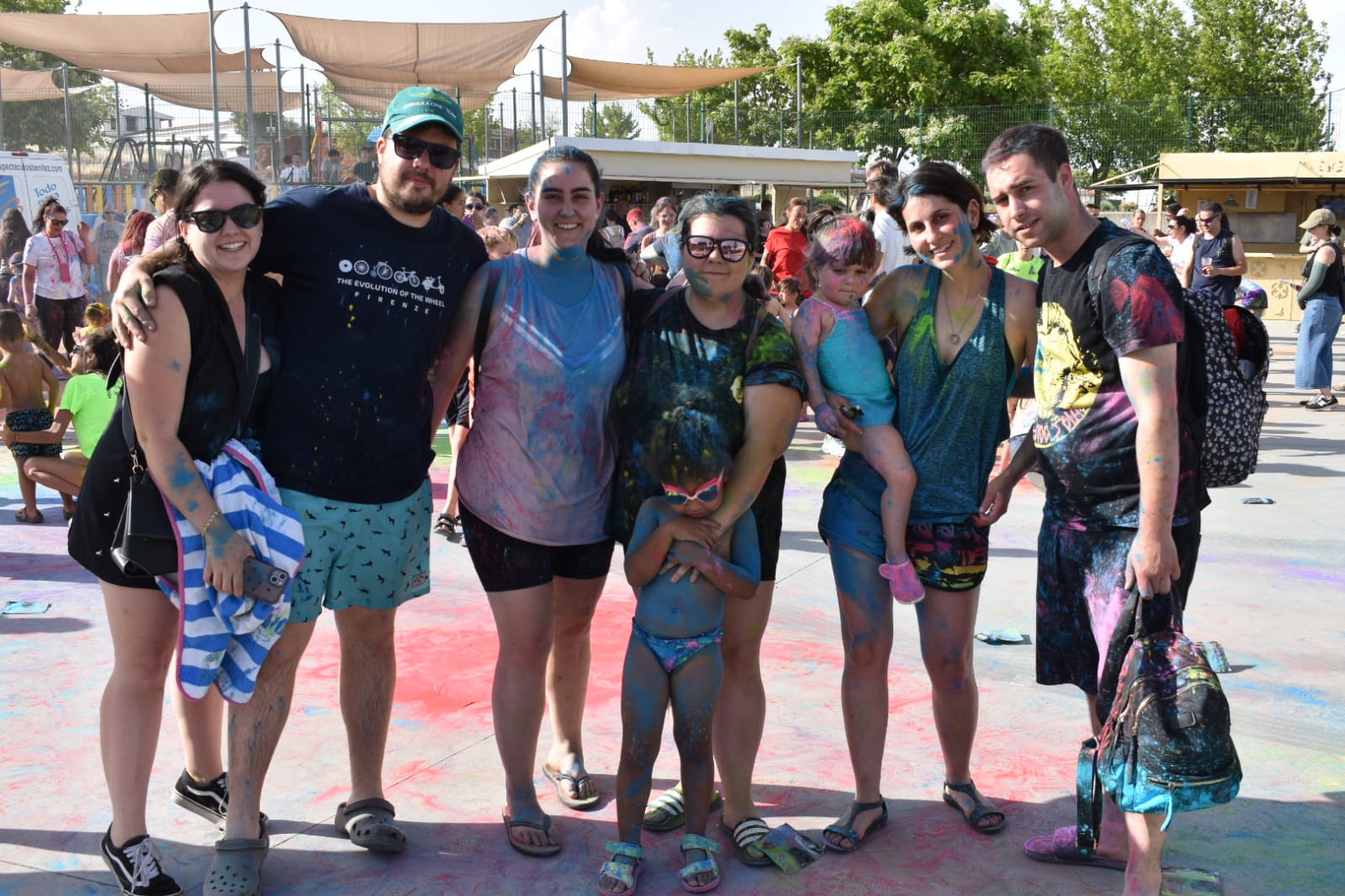 Explosión de color en el inicio del Corpus de Aldeatejada