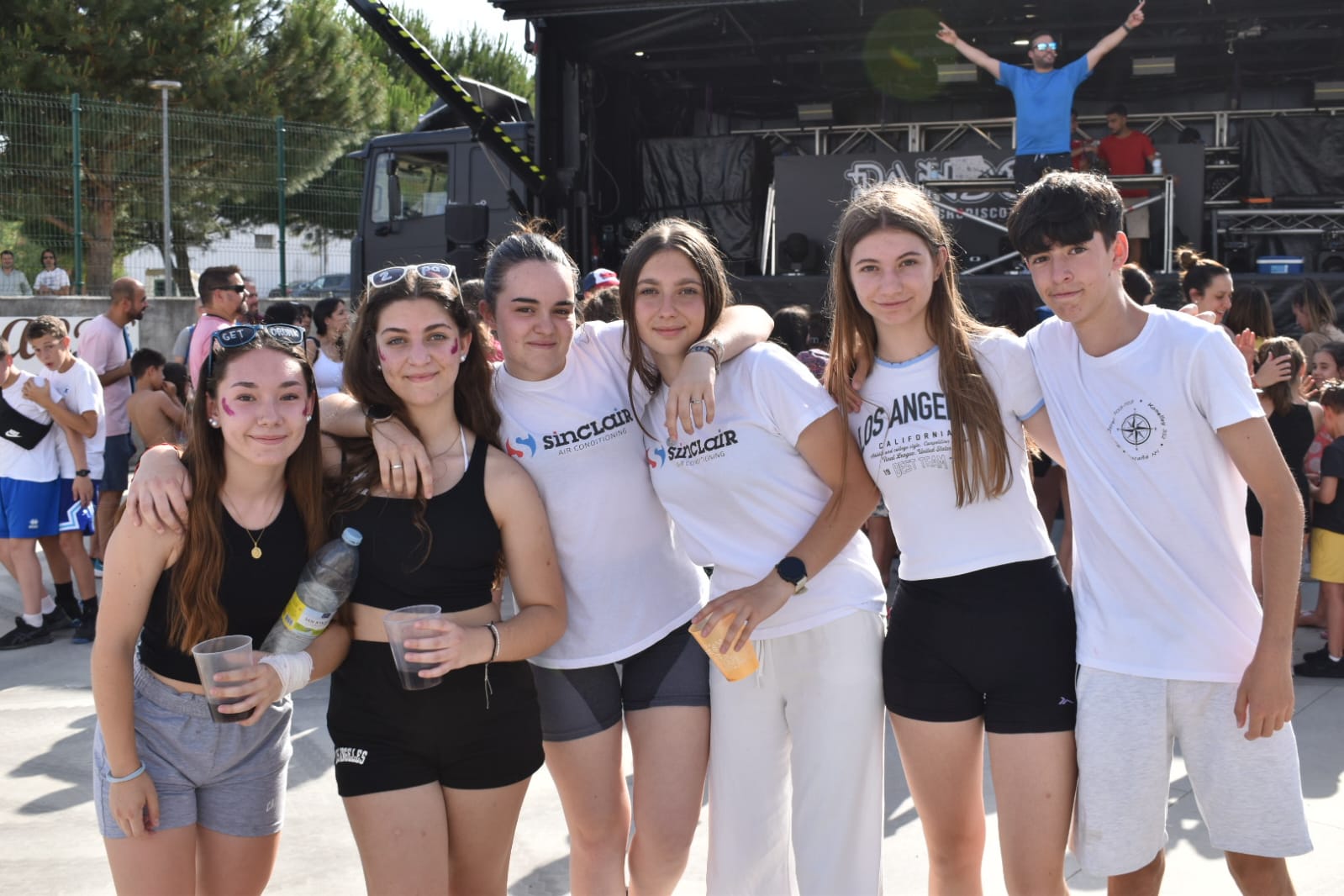 Explosión de color en el inicio del Corpus de Aldeatejada