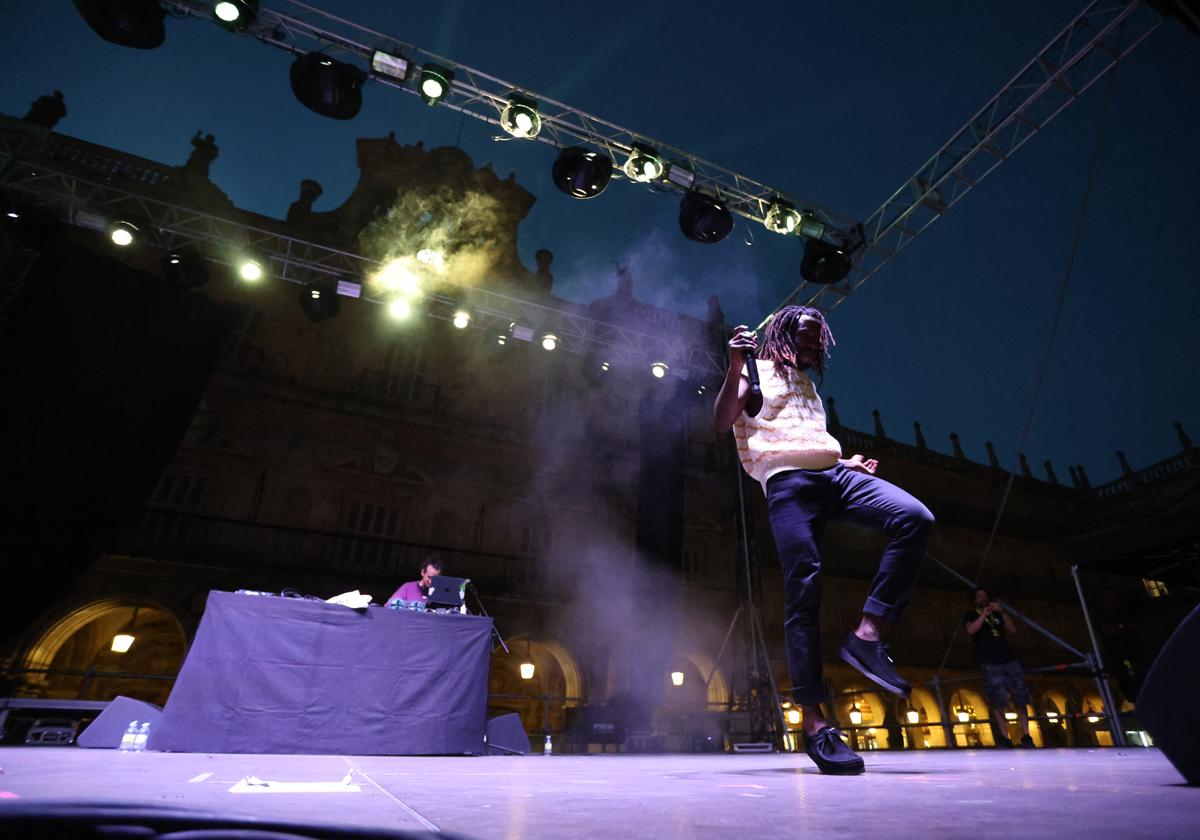 'Unruly Youth' hizo bailar y disfrutar a los salmantinos al ritmo del reggae.
