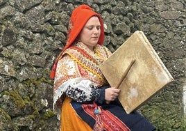 Charra de Peñaparda con el pandero cuadrado