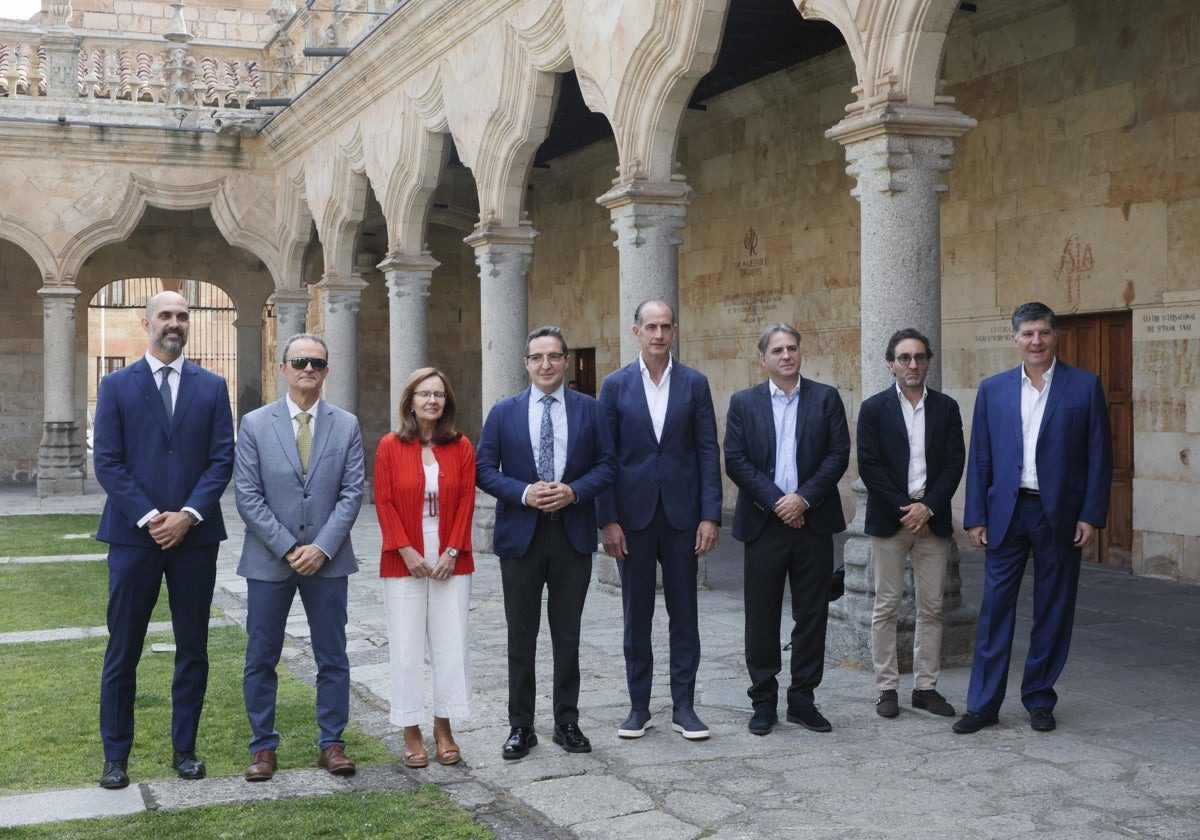 Representantes de la Universidad de Salamanca y del Grupo Recoletas.