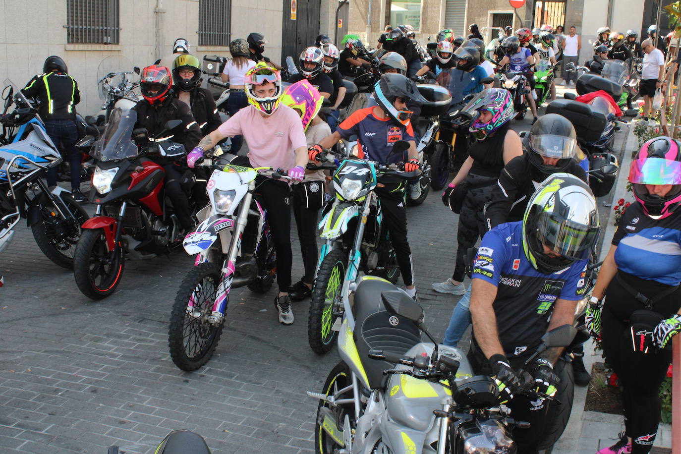 Las motos se dejan oír en Guijuelo